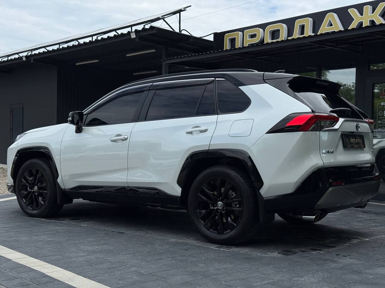 Toyota RAV4 — фото 3