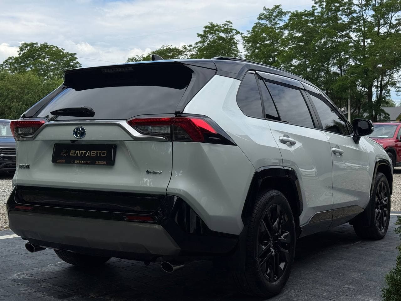 Toyota RAV4 — фото 4