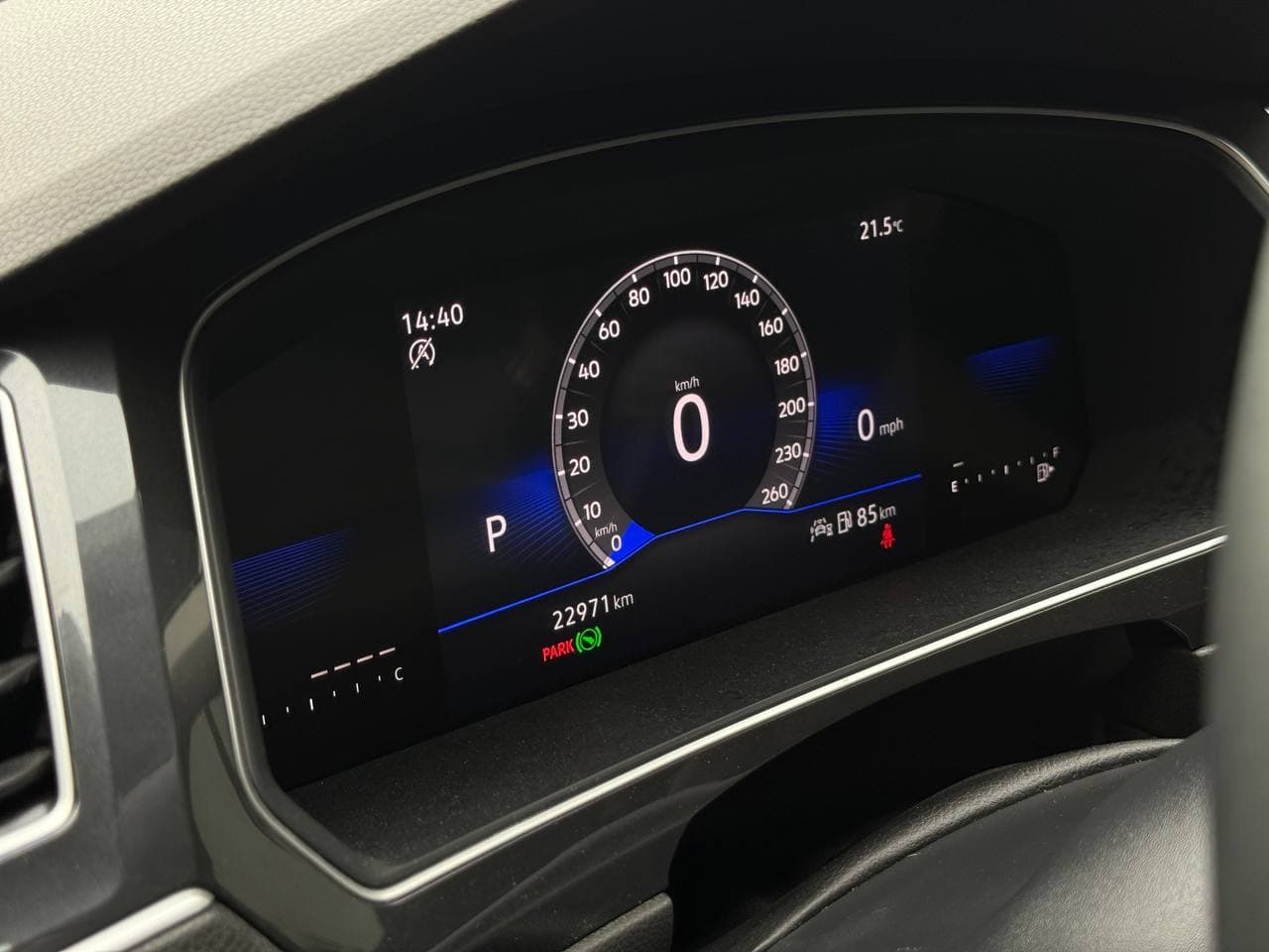 Volkswagen Tiguan — фото 12