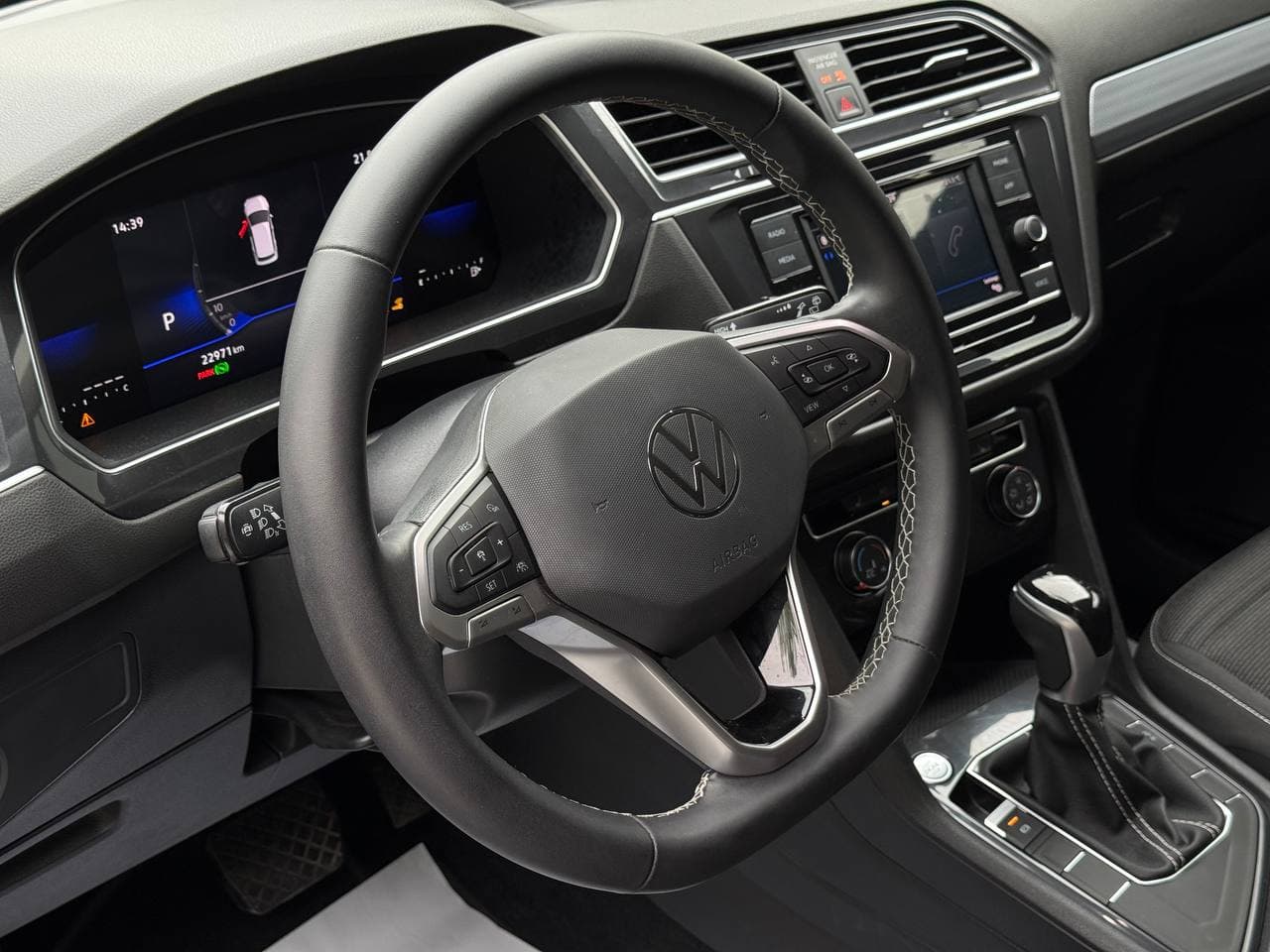 Volkswagen Tiguan — фото 9