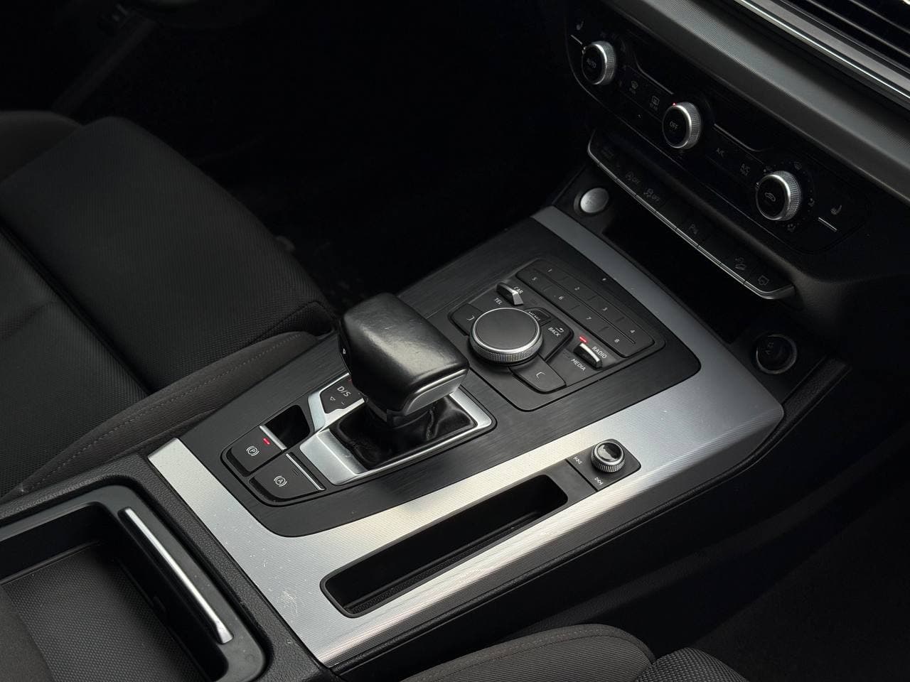 Audi Q5 Premium — фото 11