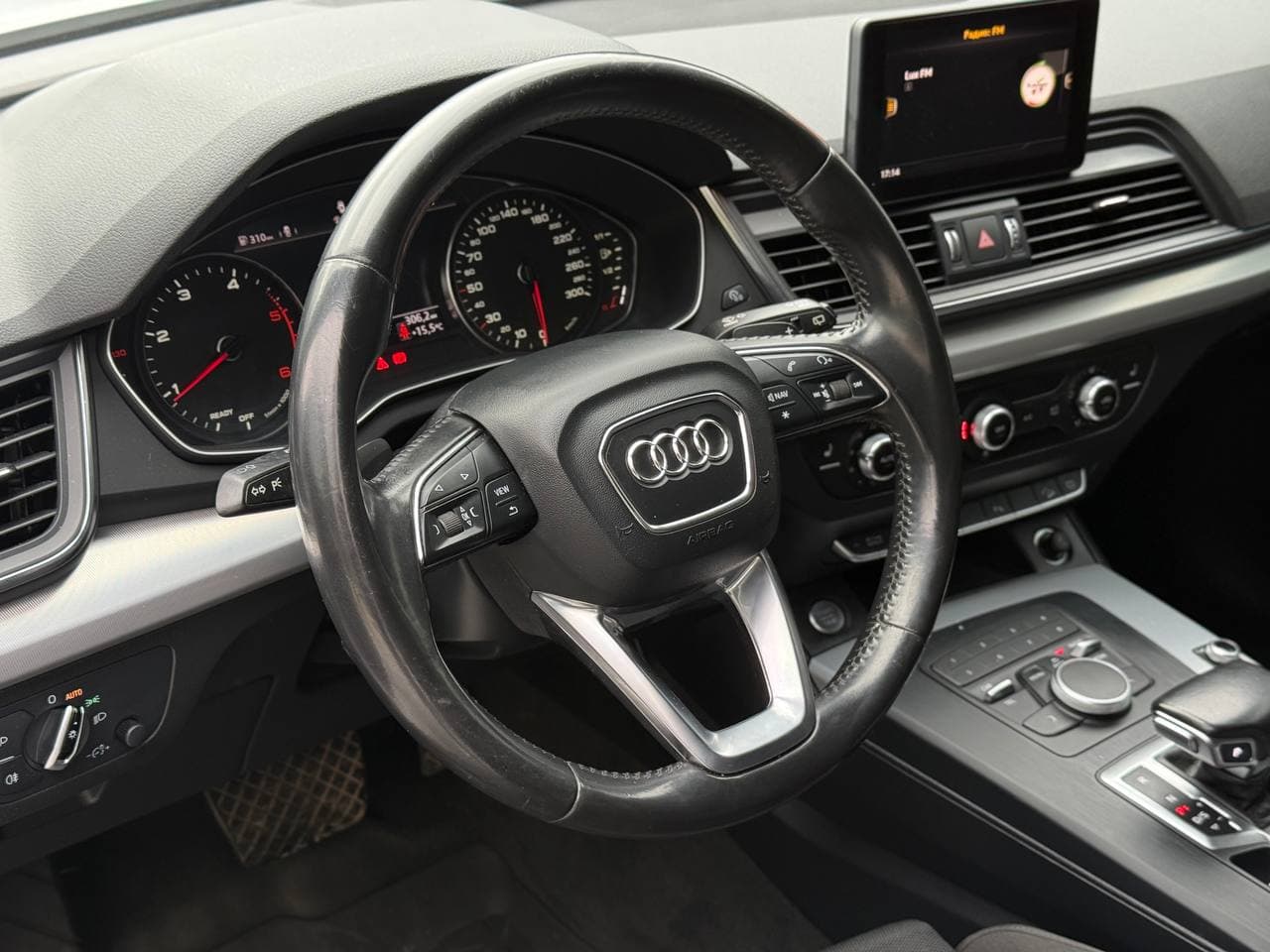 Audi Q5 Premium — фото 7