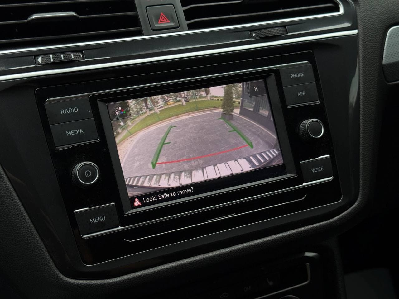 Volkswagen Tiguan — фото 15