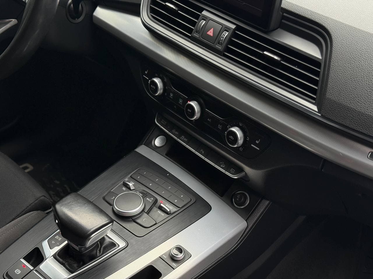 Audi Q5 Premium — фото 16