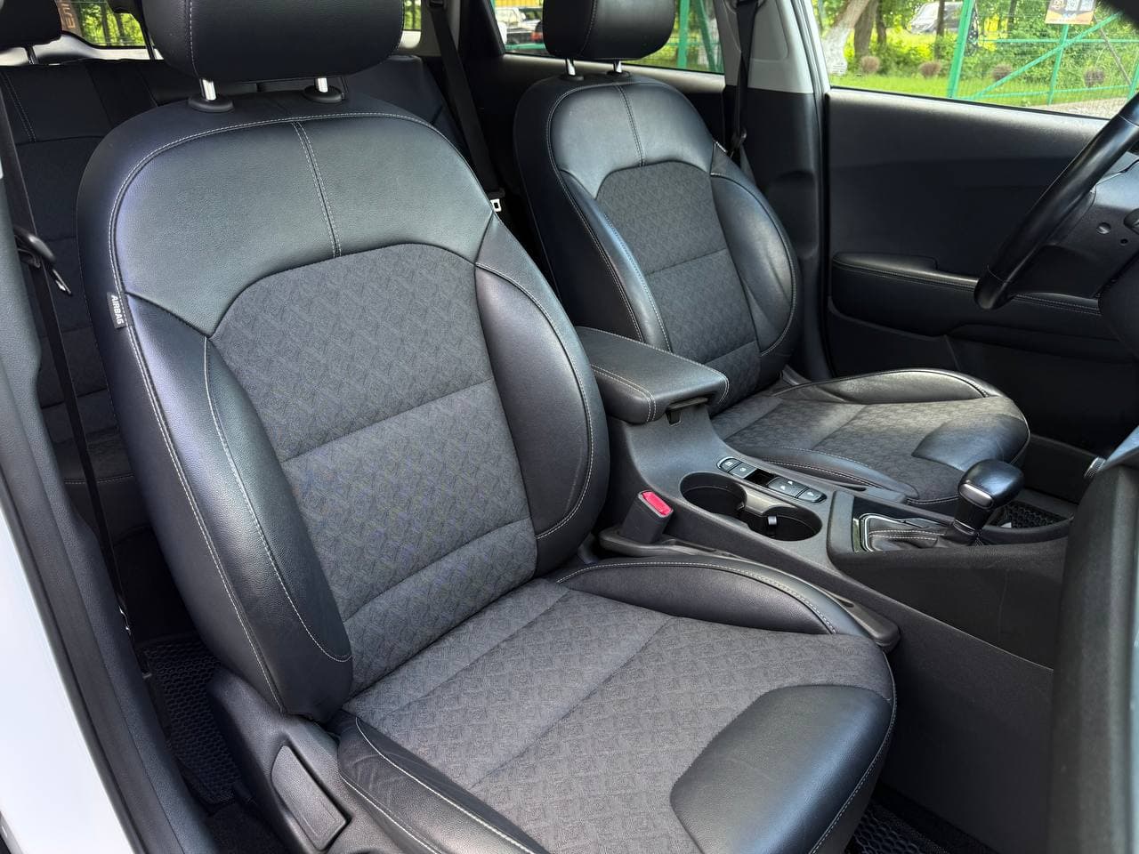 Kia Niro Plug-in hybrid — фото 9