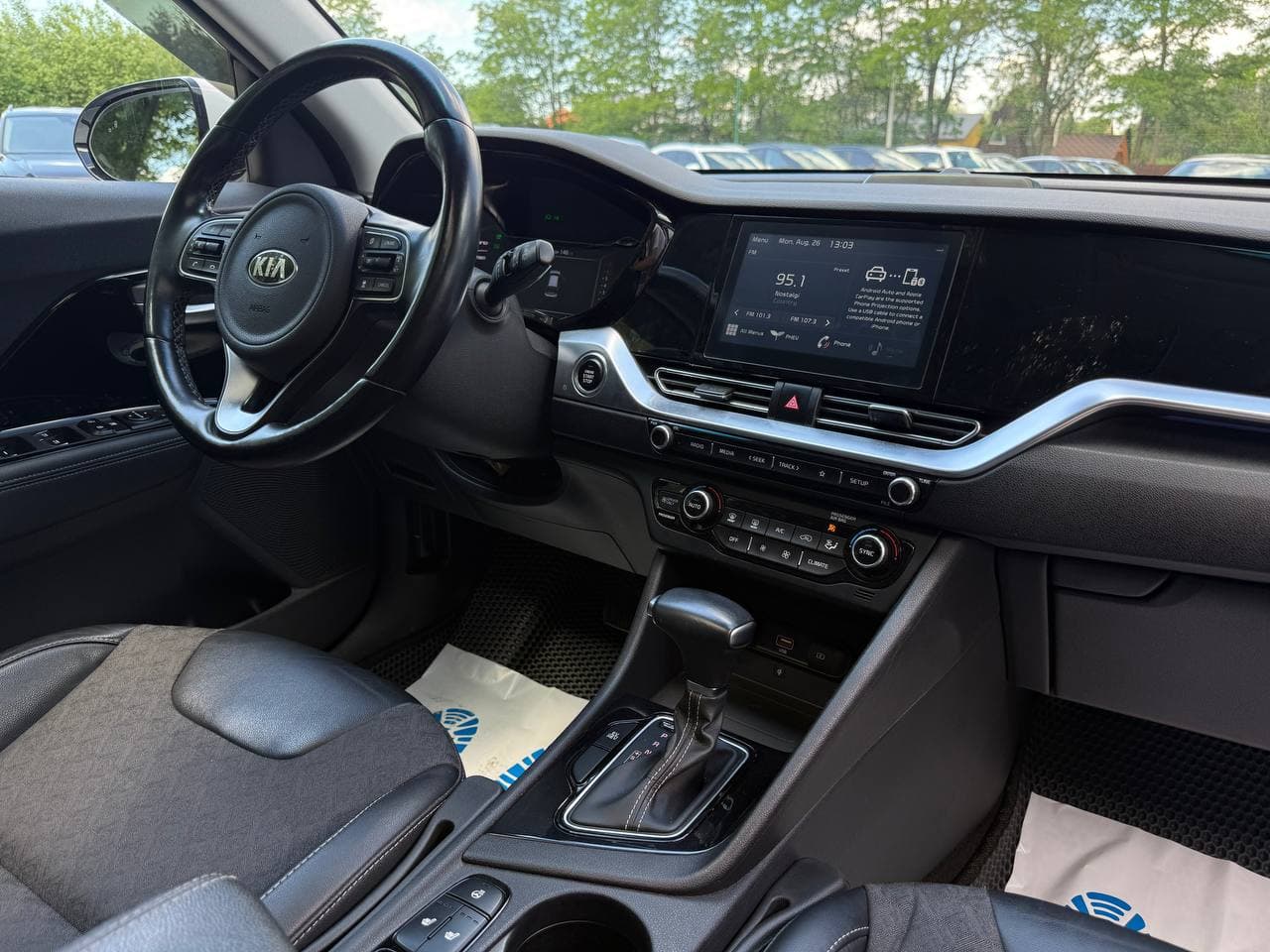 Kia Niro Plug-in hybrid — фото 17