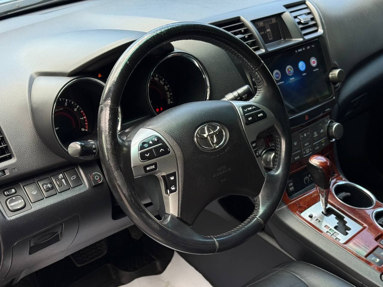 Toyota Highlander — фото 7