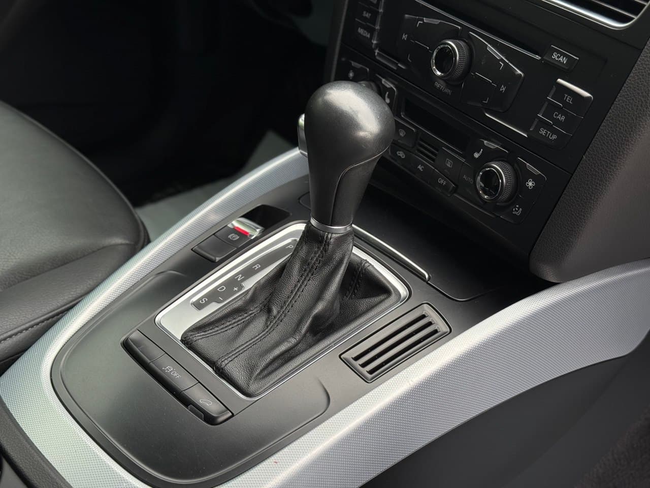 Audi Q5 Premium — фото 12