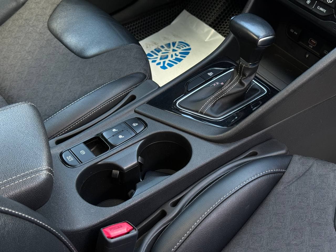 Kia Niro Plug-in hybrid — фото 16