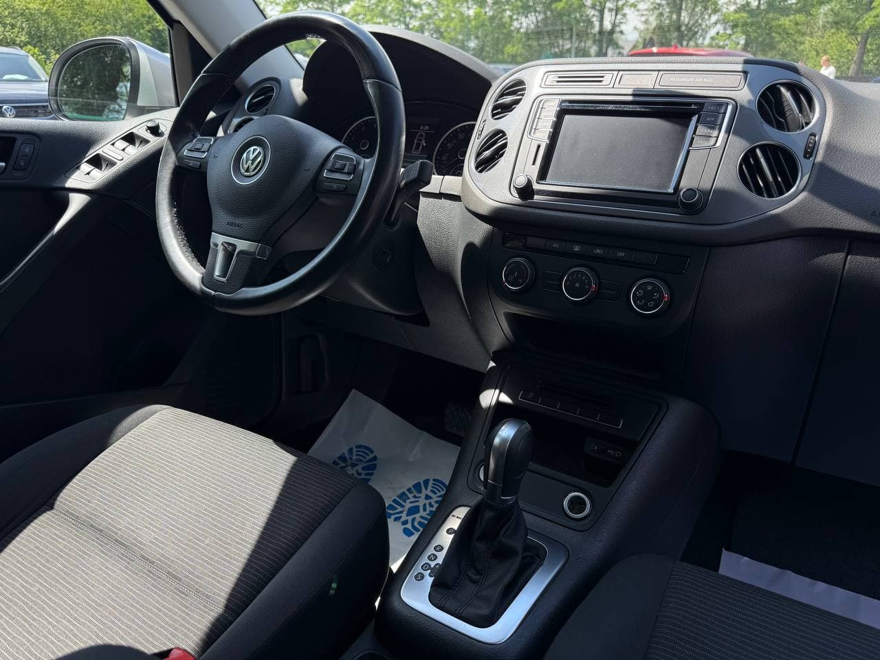 Volkswagen Tiguan SE — фото 16
