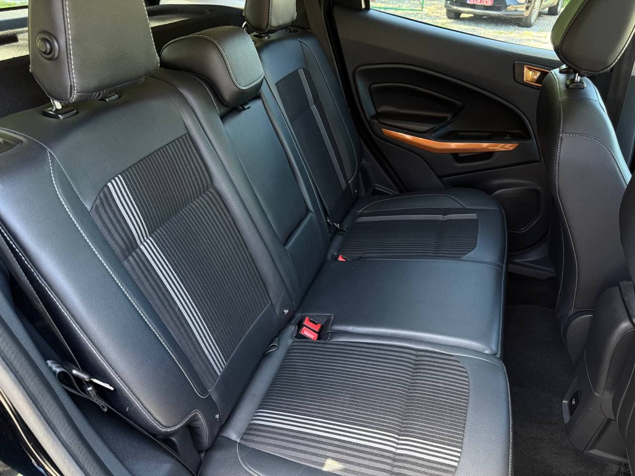 Ford Ecosport SES — фото 11