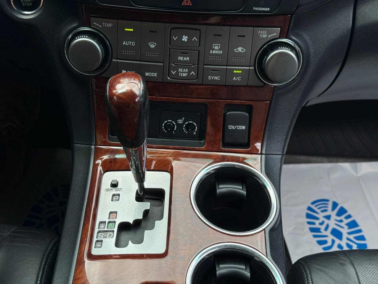 Toyota Highlander — фото 12