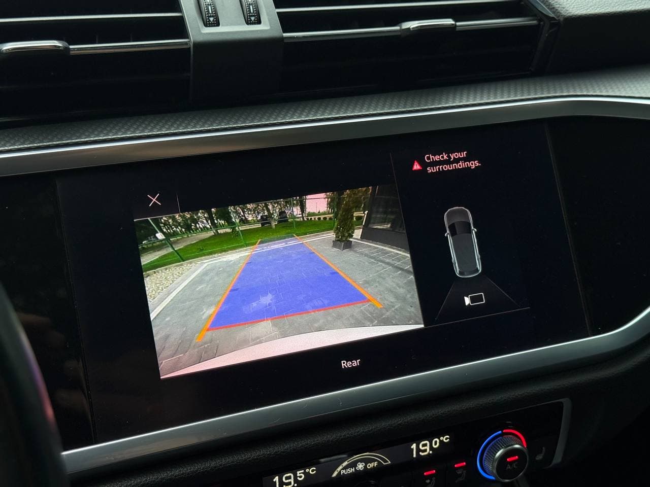 Audi Q3 Premium — фото 16