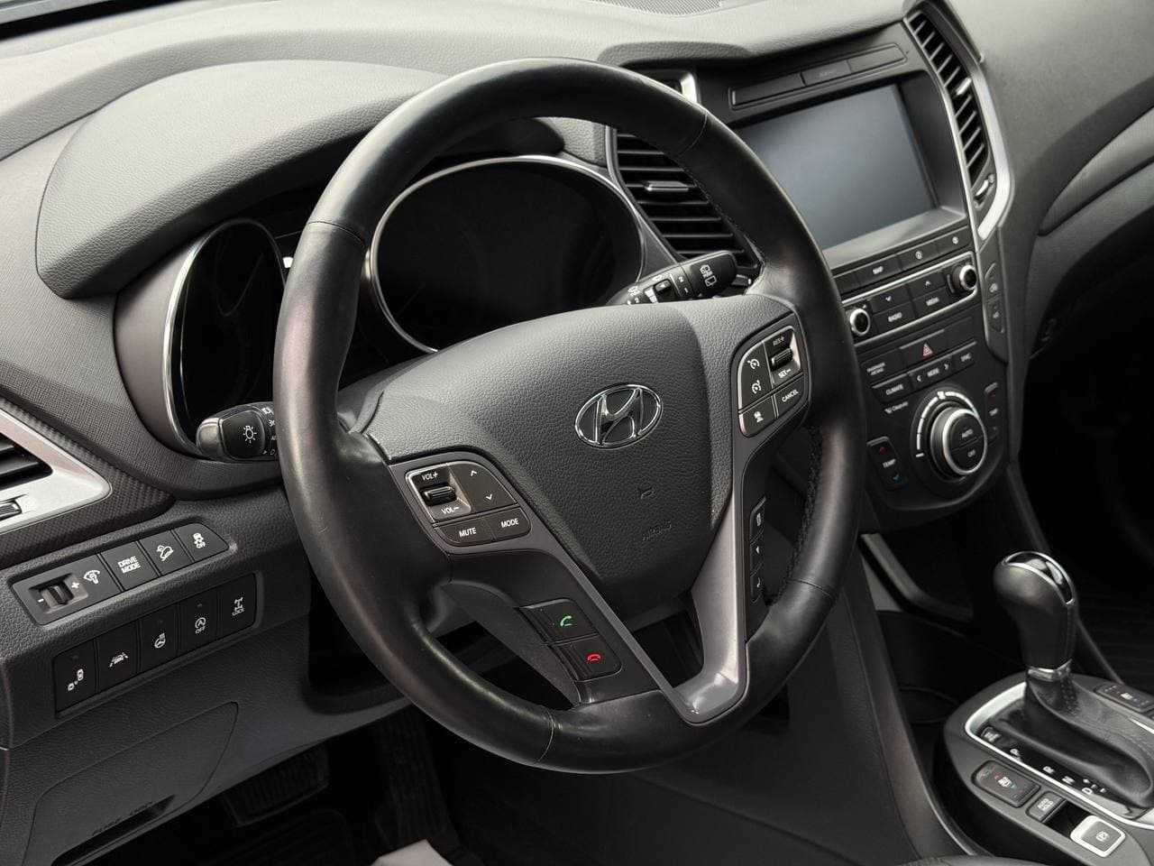 Hyundai Santa FE Platinum — фото 11