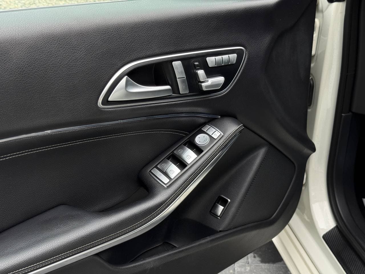 Mercedes-Benz CLA250 — фото 6