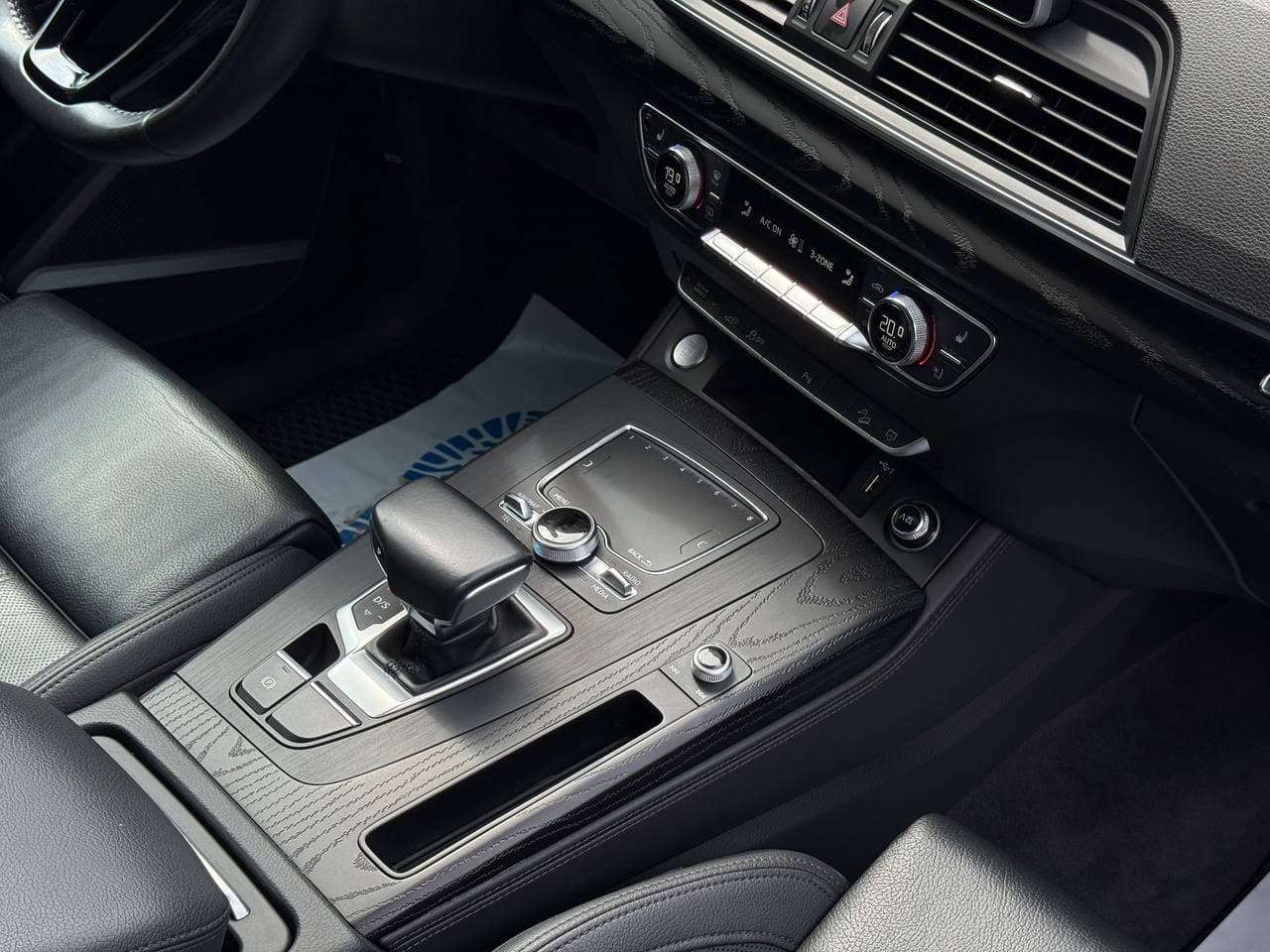 Audi Q5 e-tron Plug-in Hybrid — фото 18