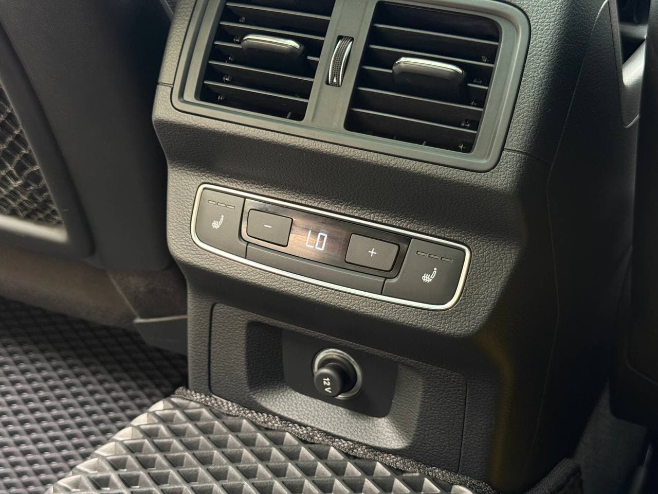 Audi Q5 e-tron Plug-in Hybrid — фото 10
