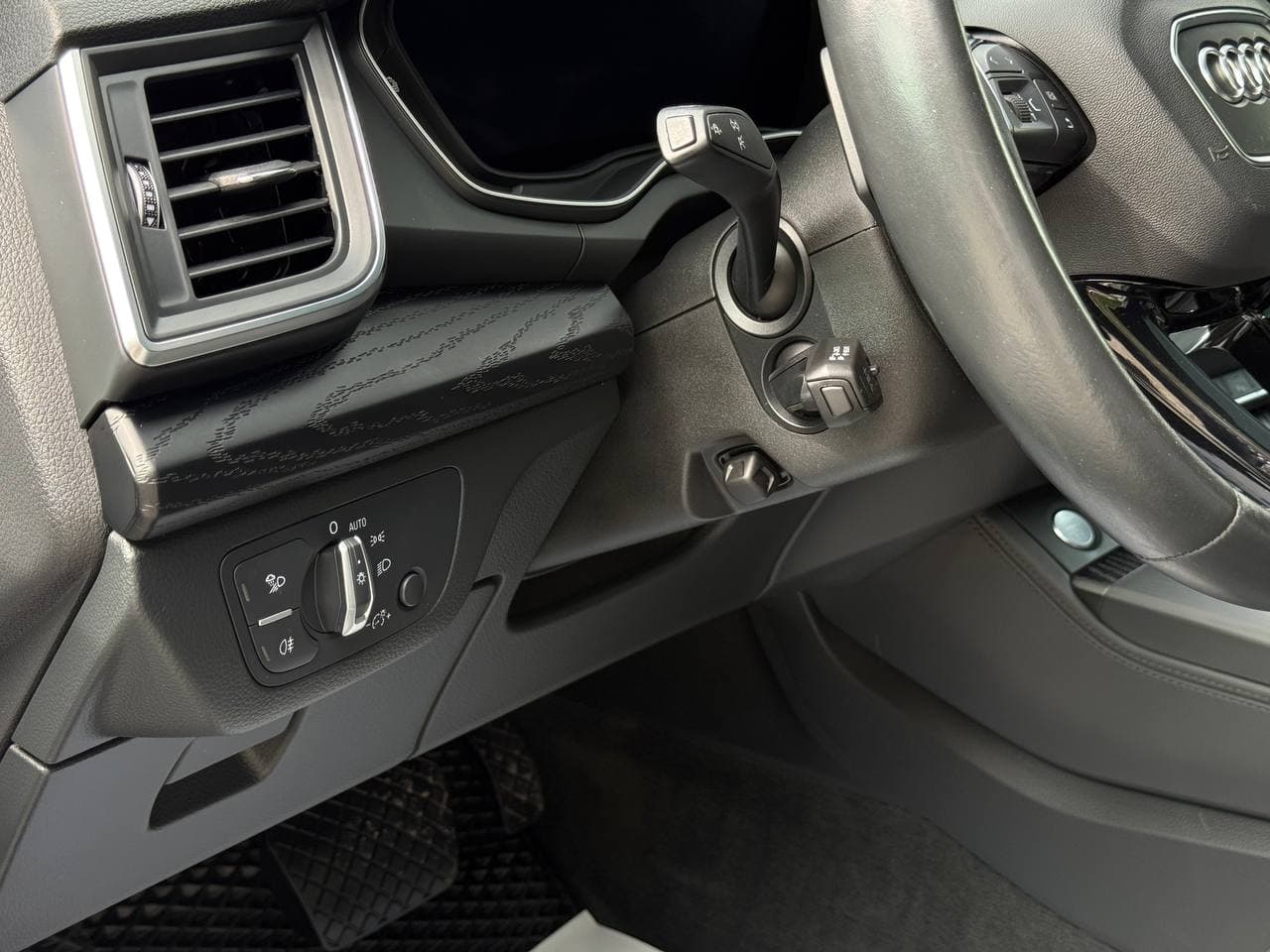 Audi Q5 e-tron Plug-in Hybrid — фото 16