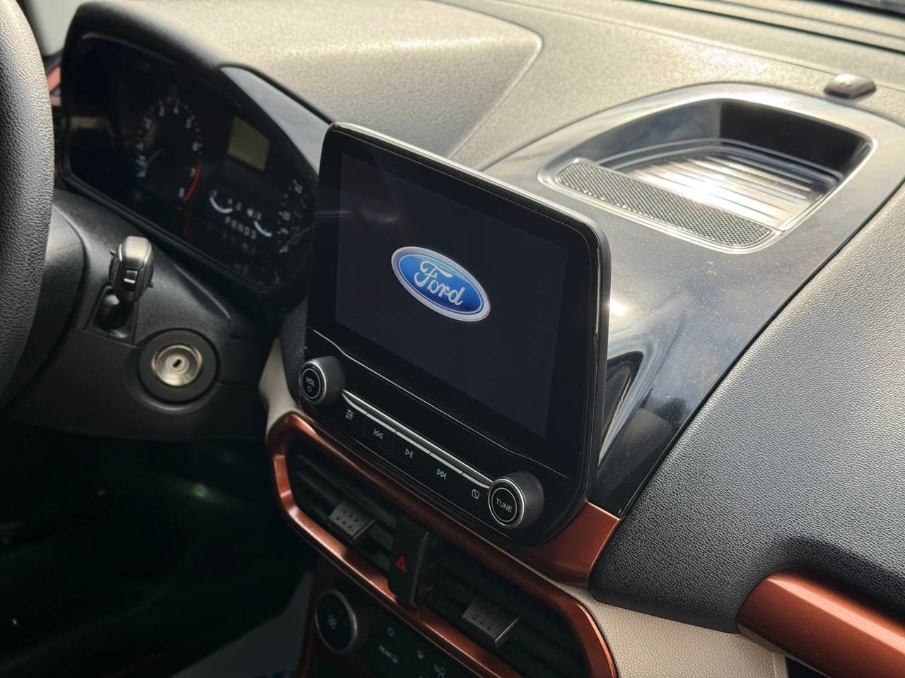 Ford Ecosport — фото 6