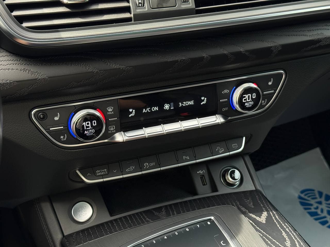 Audi Q5 e-tron Plug-in Hybrid — фото 21