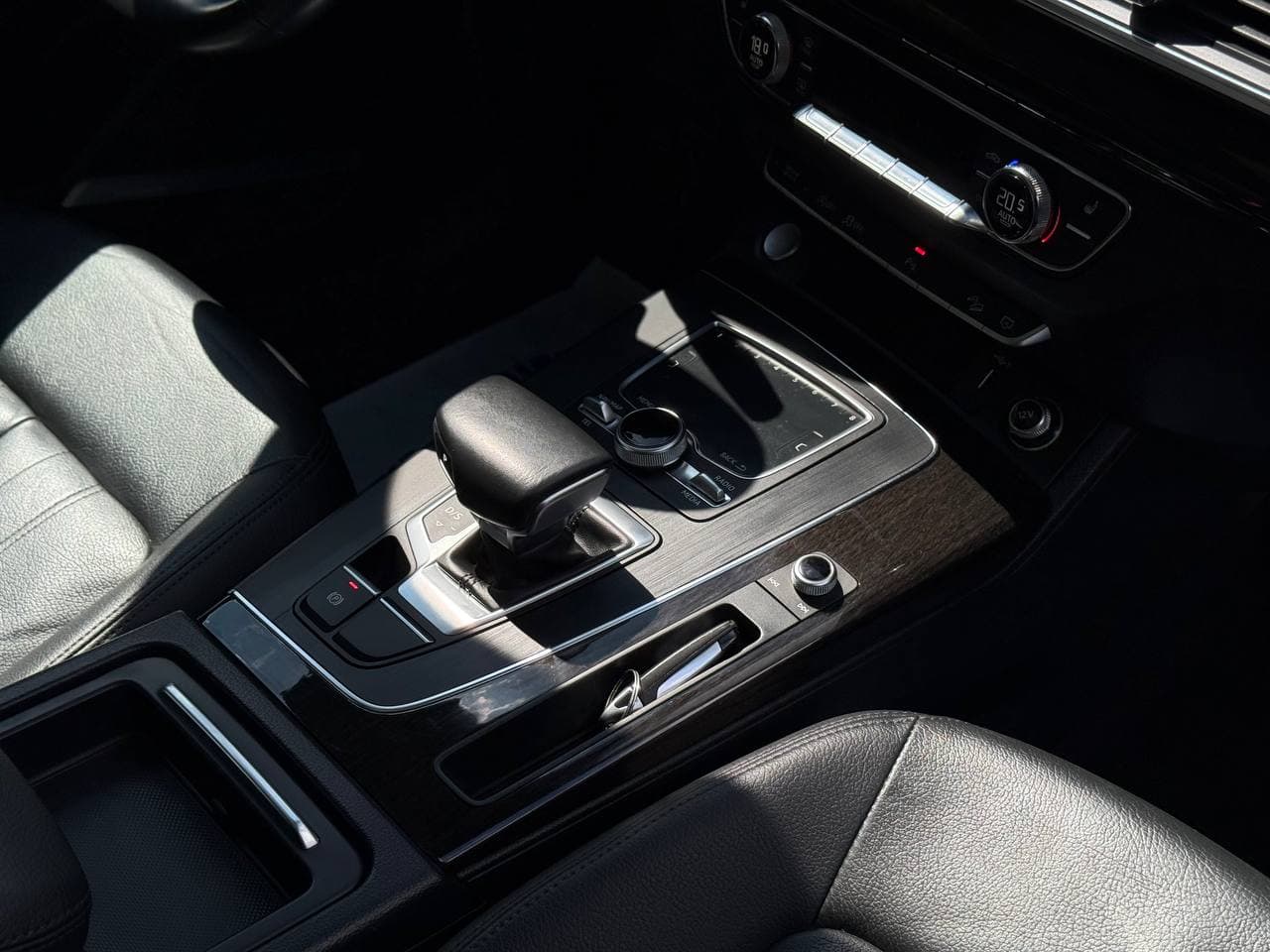 Audi Q5 Premium Plus — фото 20