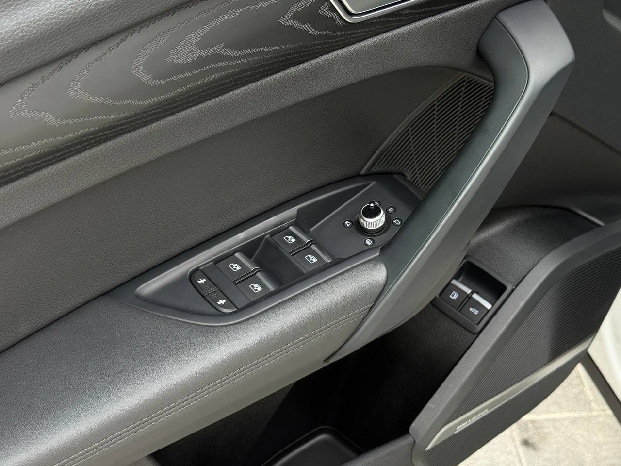 Audi Q5 e-tron Plug-in Hybrid — фото 13