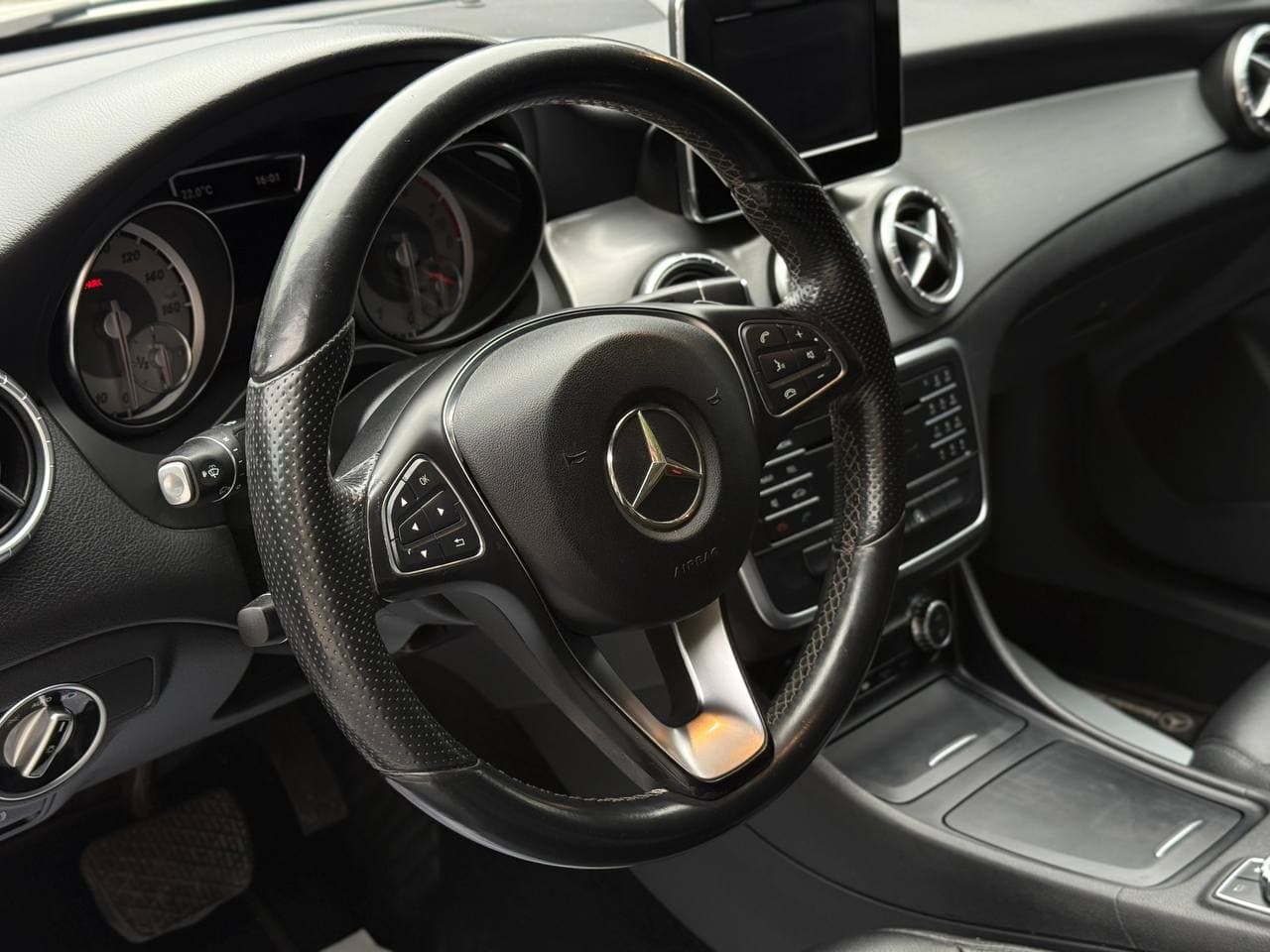 Mercedes-Benz CLA250 — фото 7