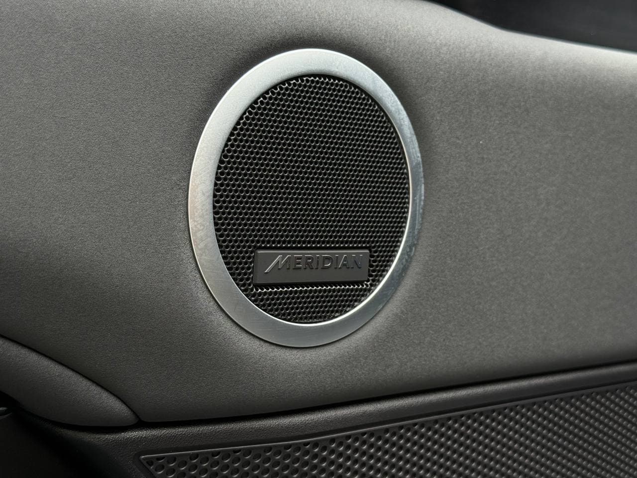 Land Rover Discovery — фото 16