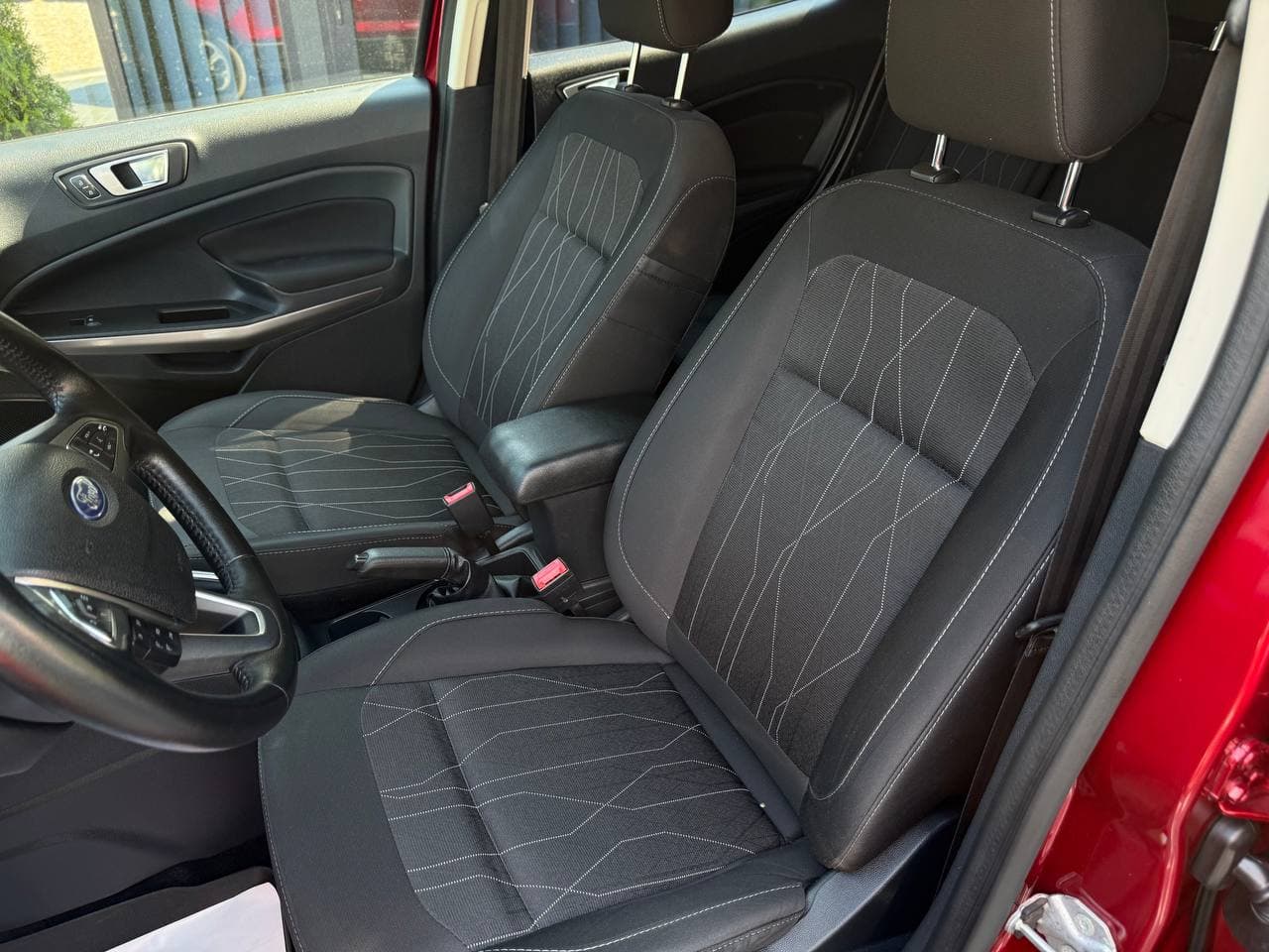 Ford Ecosport SE 4WD — фото 12