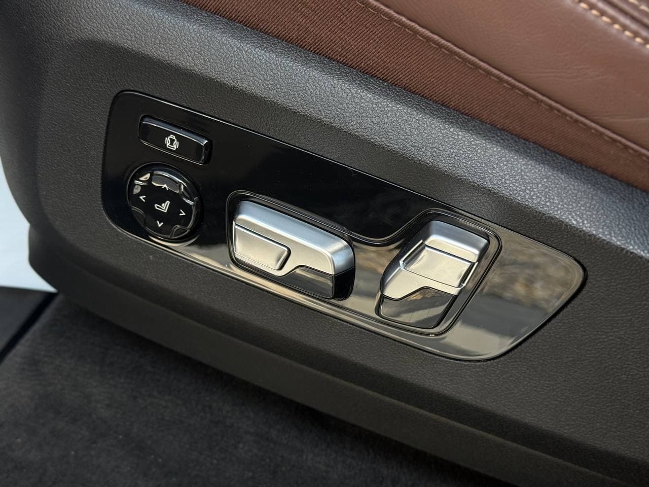 BMW X5 Xdrive40i — фото 9