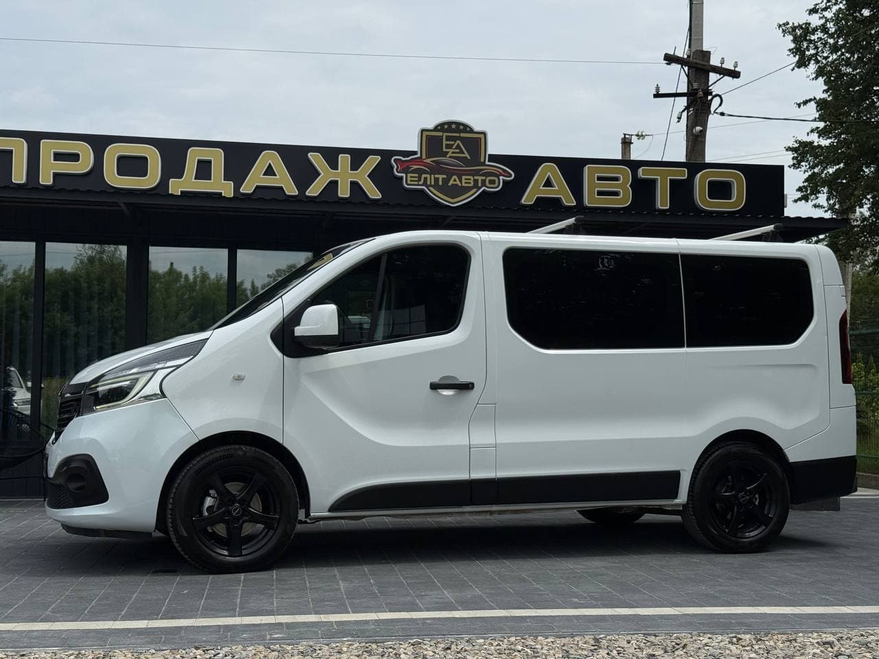 Renault Trafic — фото 1