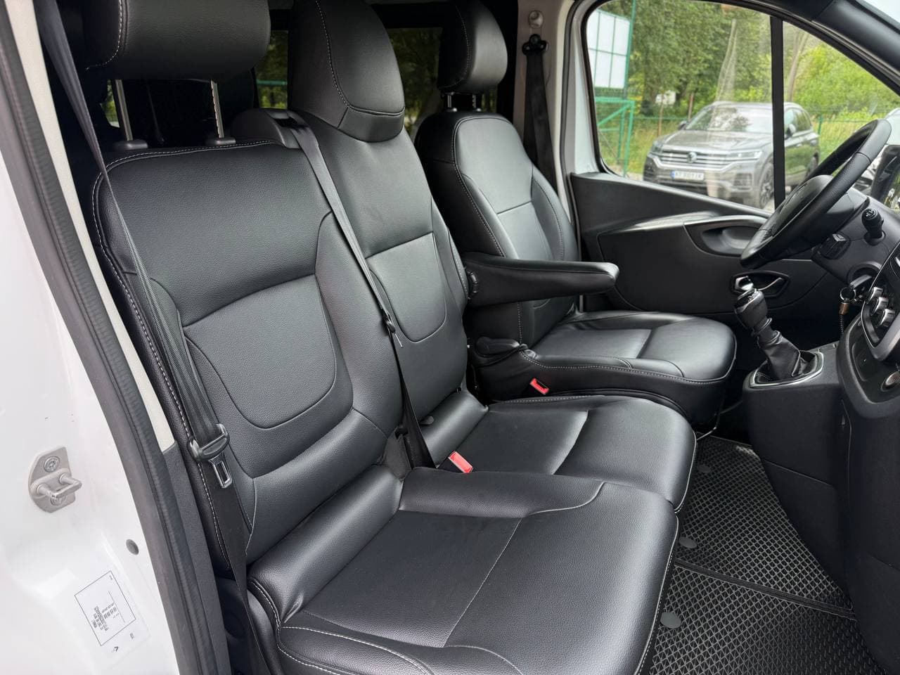 Renault Trafic — фото 9