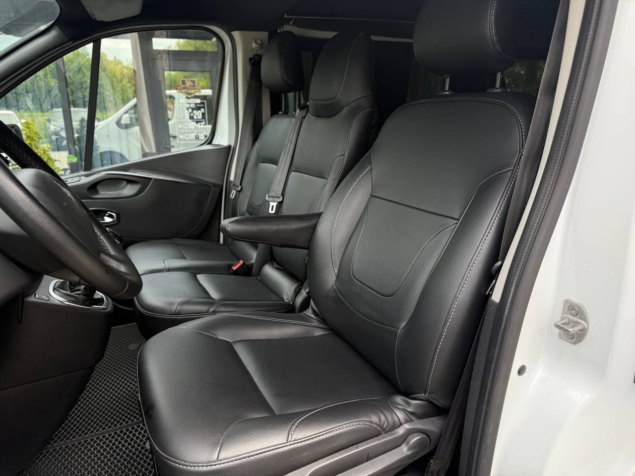Renault Trafic — фото 15