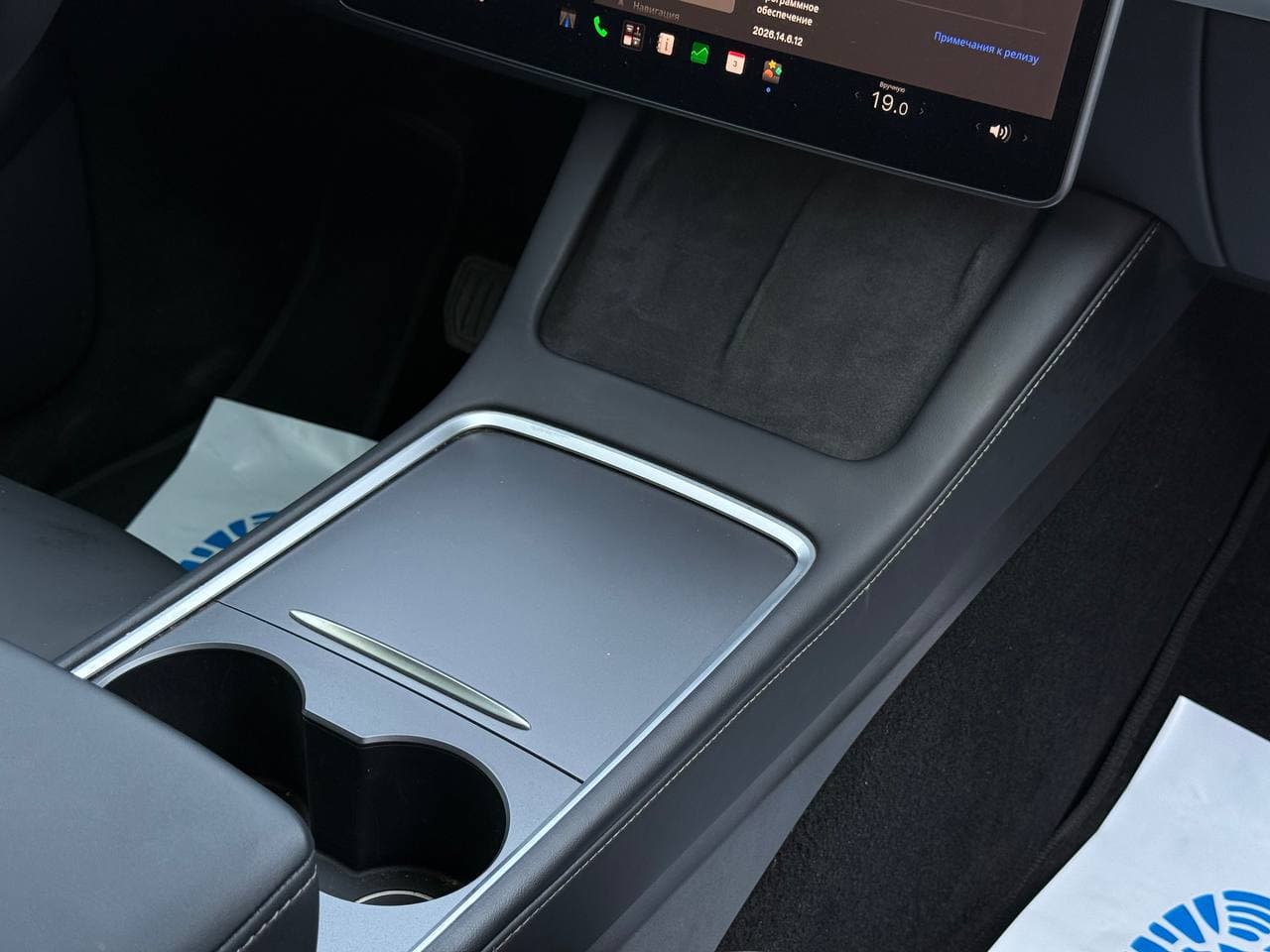 Tesla model Y — фото 12