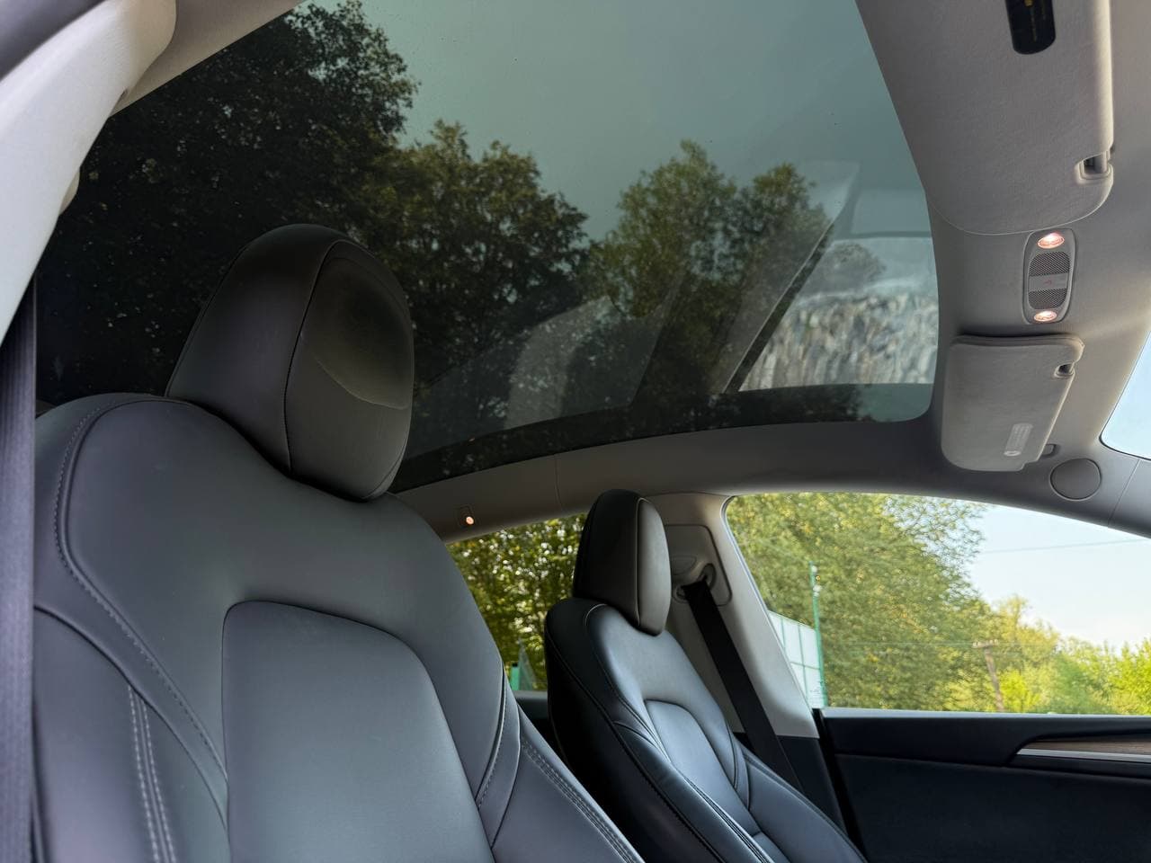 Tesla model Y — фото 13