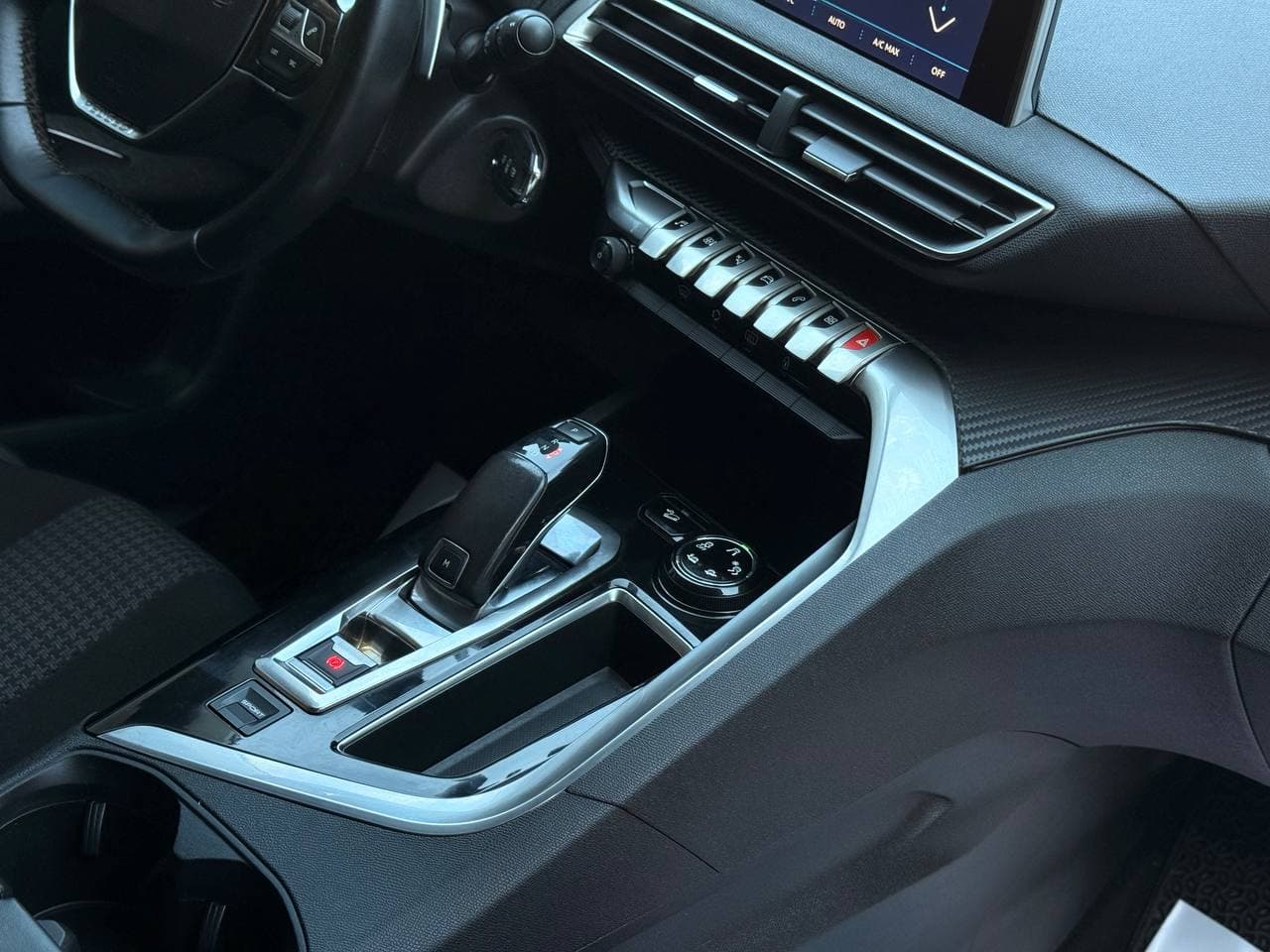 Peugeot 3008 — фото 10