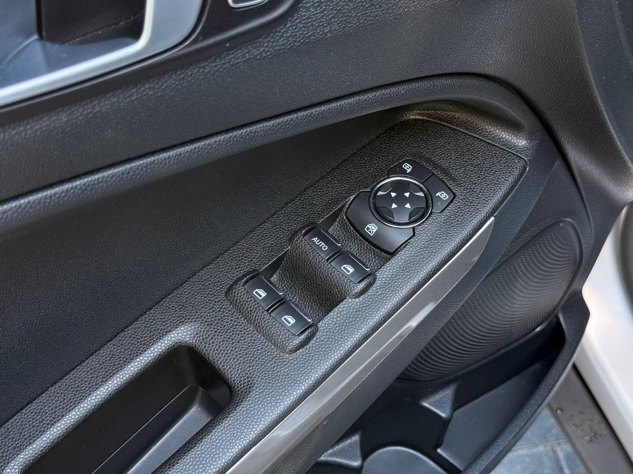 Ford Ecosport Titanium — фото 8