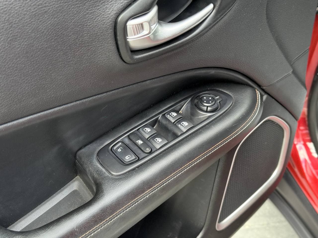 Jeep Compass — фото 13