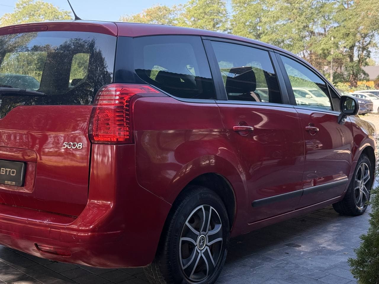 Peugeot 5008, 2011