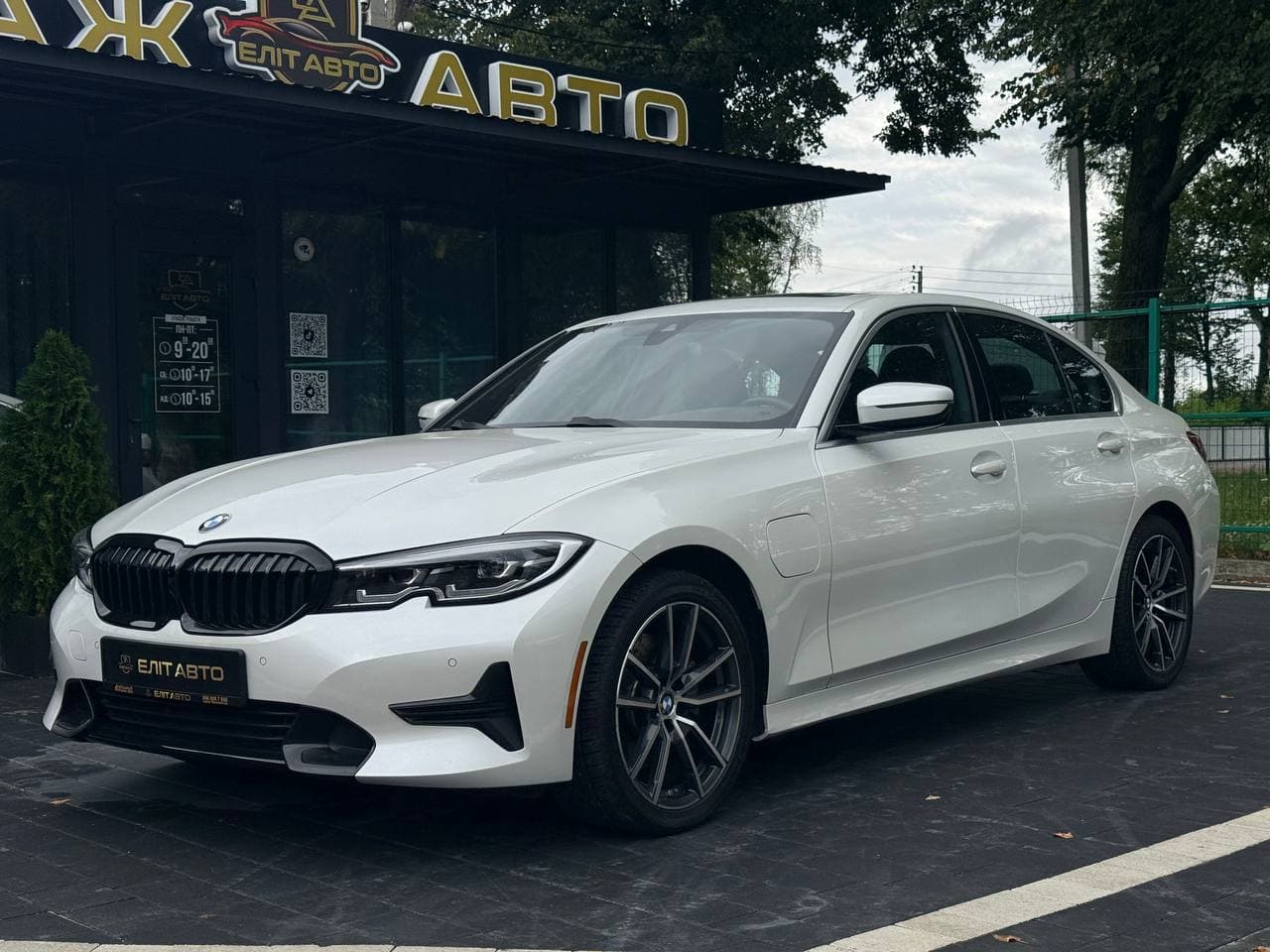 BMW 330e G20 Plug-in Hybrid, 2021