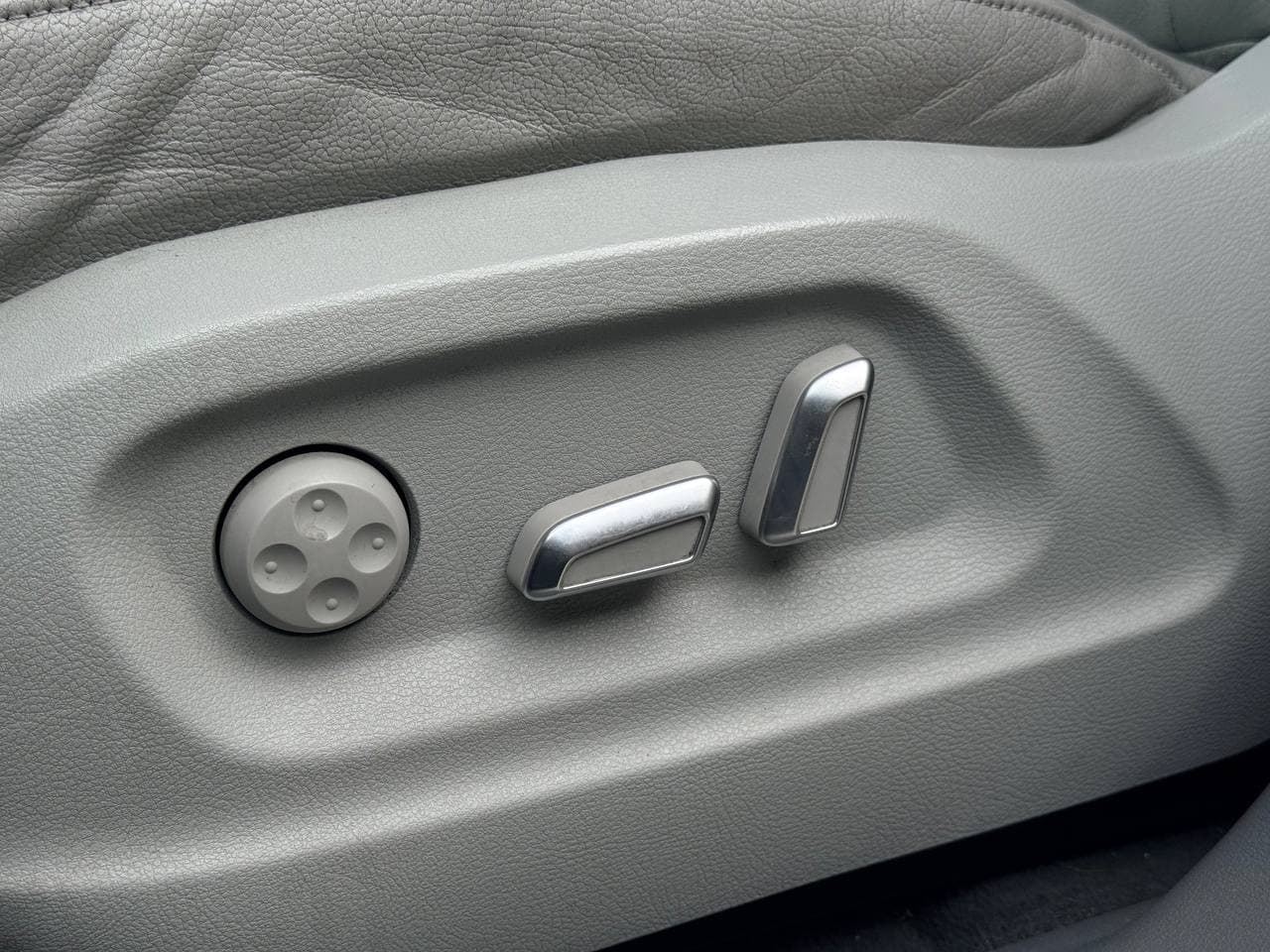 Audi Q5 Premium Plus — фото 16