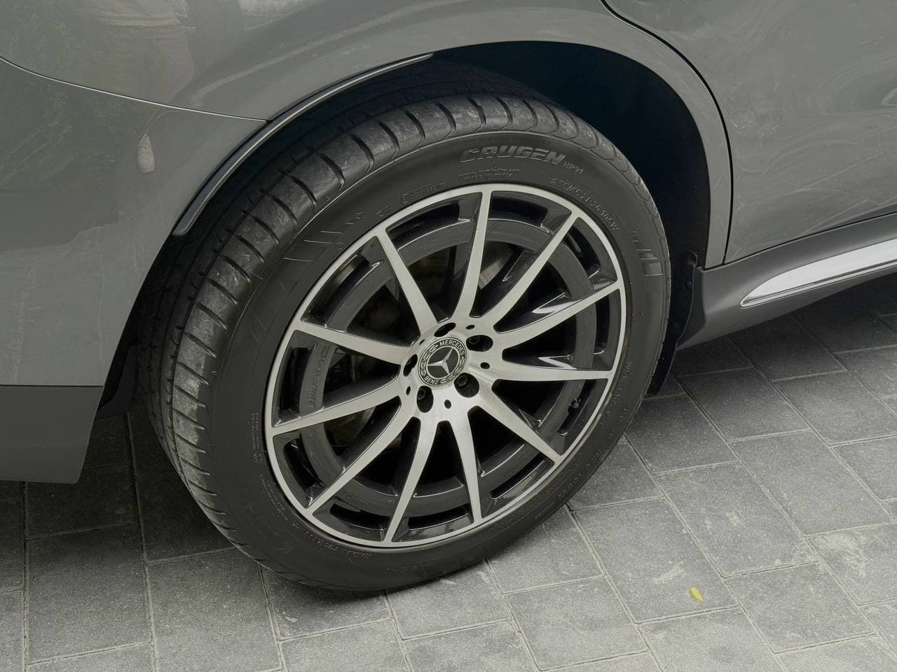Mercedes EQC 400 AWD — фото 19