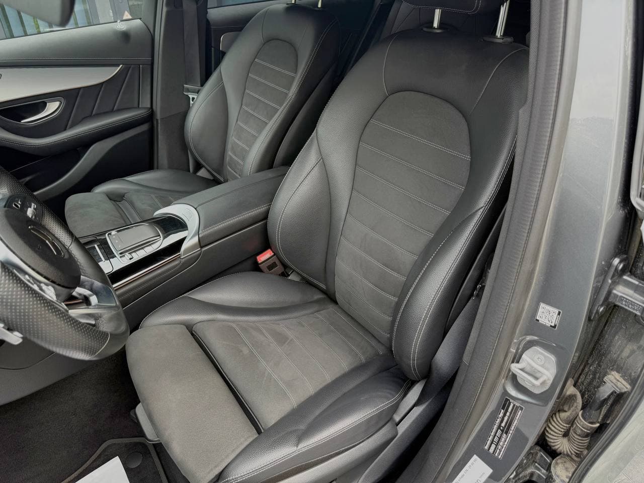 Mercedes EQC 400 AWD — фото 9