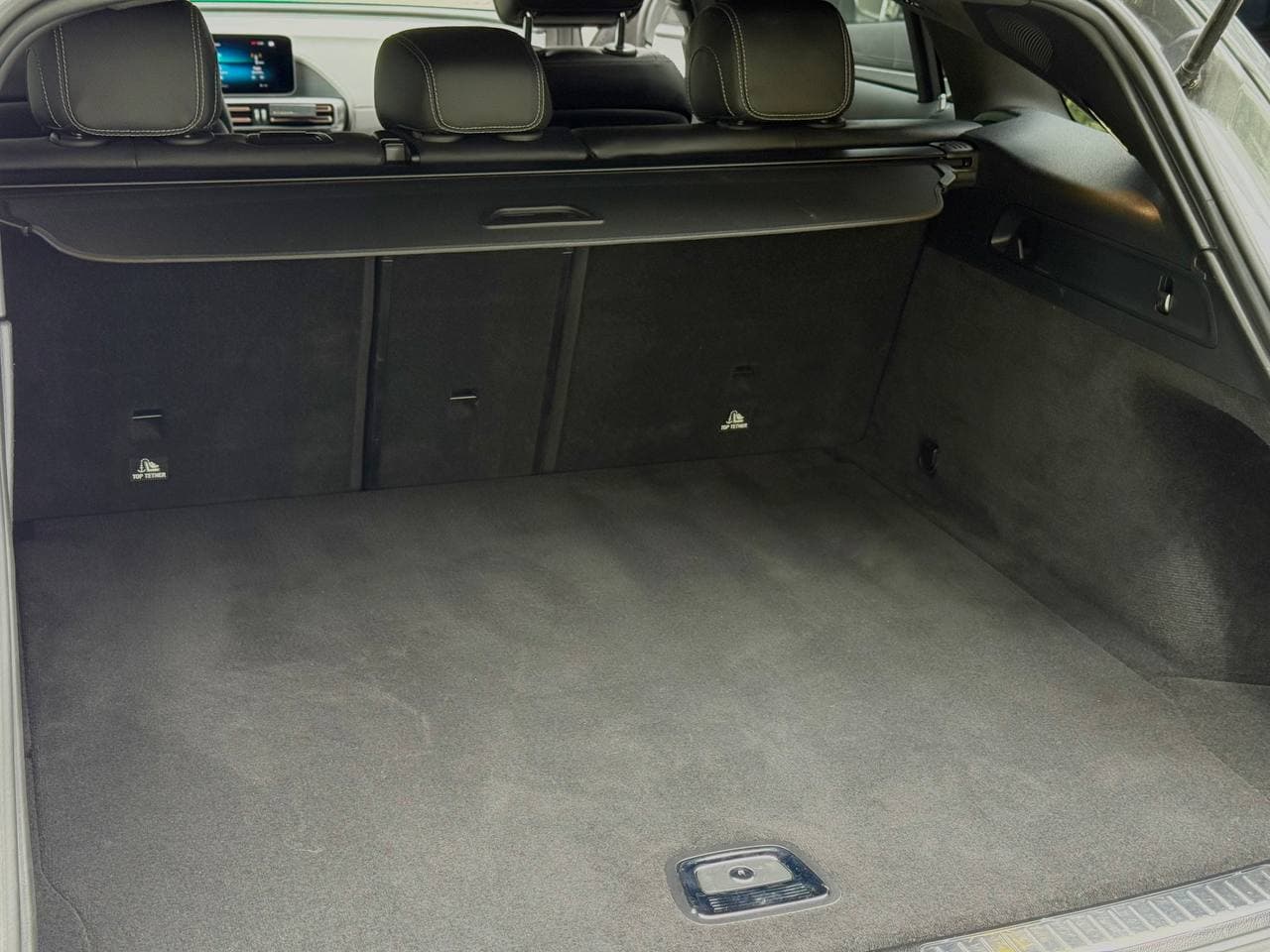 Mercedes EQC 400 AWD — фото 21