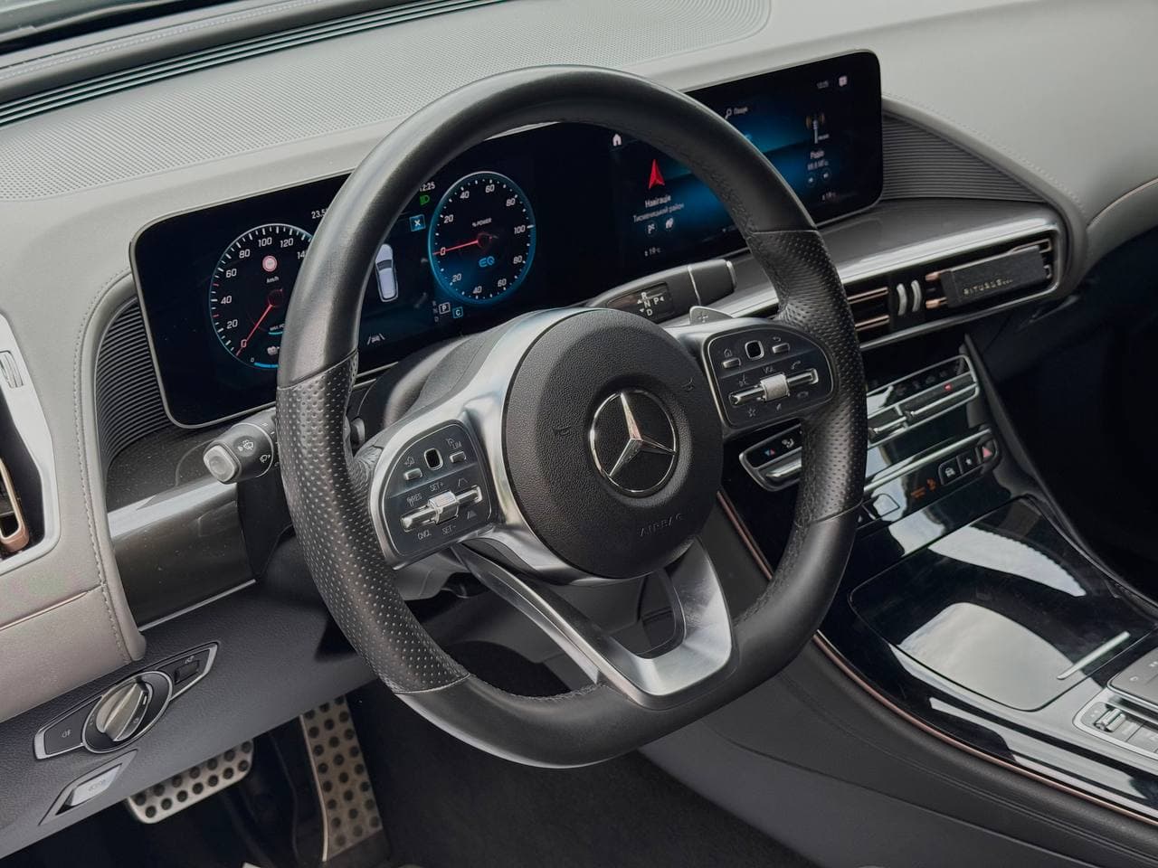 Mercedes EQC 400 AWD — фото 6