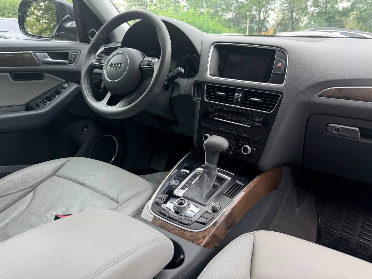 Audi Q5 Premium Plus — фото 8