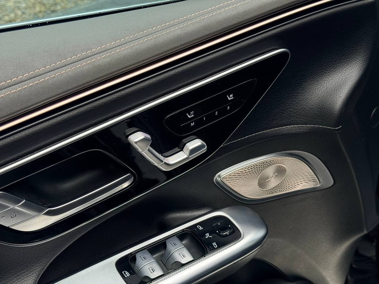 Mercedes-Benz EQE SUV 350+ — фото 13