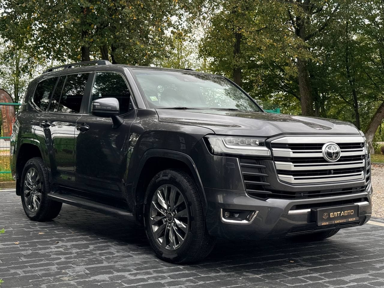 Toyota Land Cruiser 300 Premium, 2021