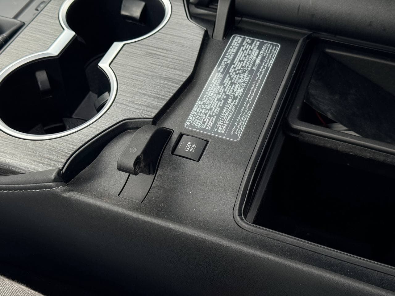 Toyota Land Cruiser 300 Premium — фото 33