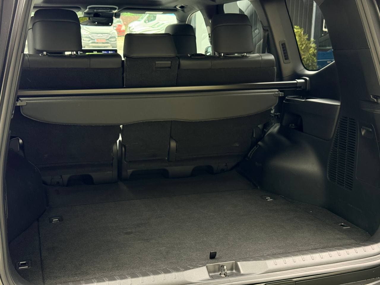Toyota Land Cruiser 300 Premium — фото 41